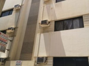للبيع بناية استثمارية سكنية في رأس رمان