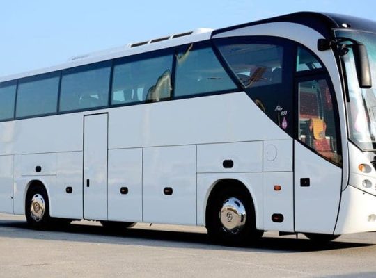 استمتع برحلات جماعية مريحة وفاخرة!