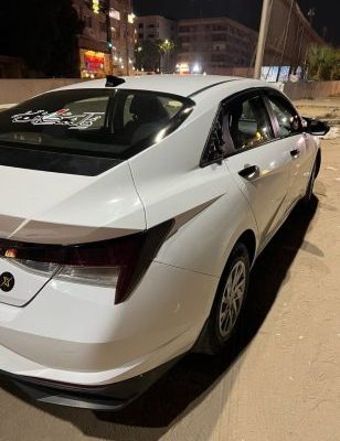 سيارة هيونداي إلنترا للإيجار – راحة وفخامة