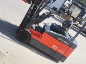 فوركلفت للإيجار في الدمام