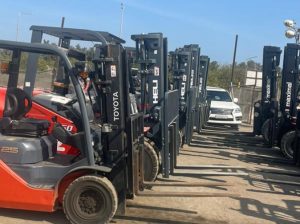 فوركلفت للإيجار في الدمام – سيزر لفت للإيجار