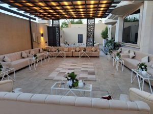 للحفلات  تأجير كراسي طاولات طعام(0555833900)