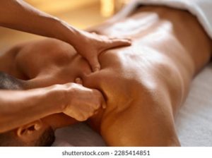 كابتن محمد خبرة فى الحجامه والتدليك الرياضى