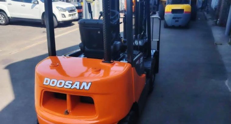 Forklift Rental Jeddah | 3...