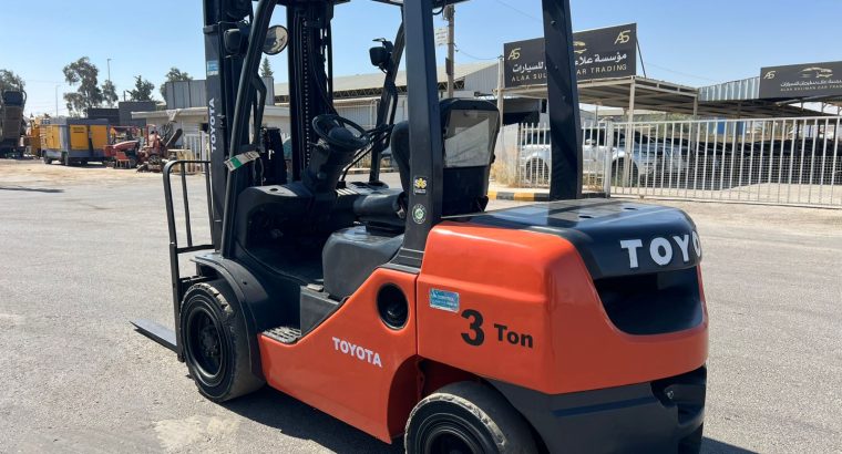 رافعات شوكيه فوركلفت للايجار