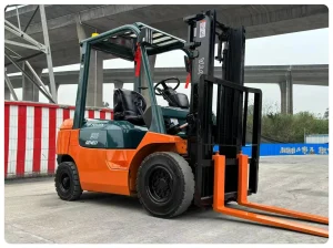 فوركلفت 3طن للايجار الدمام الرياض