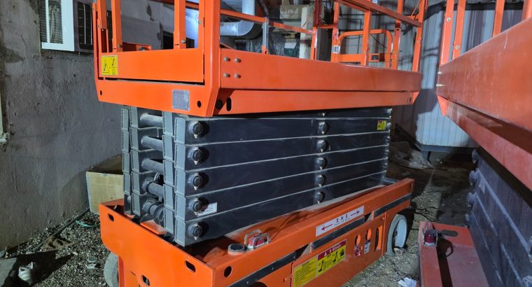 رافعات شوكيه فوركلفت للايجار سيزرلفت للايجار