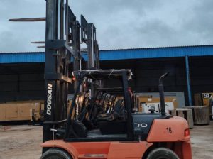 فوركلفت للإيجار في الدمام | 2026