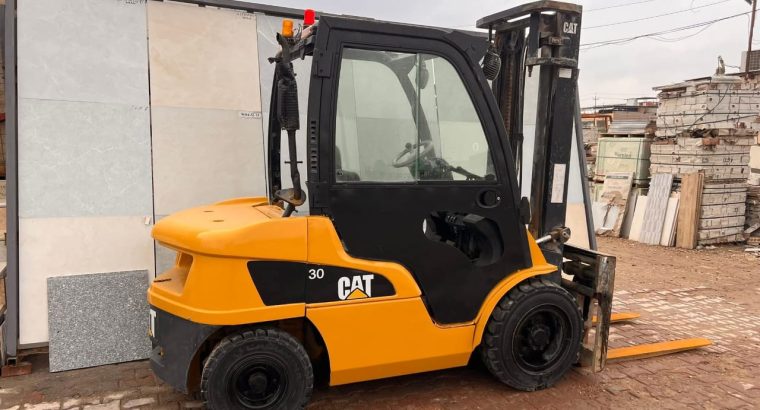 تأجير رافعة شوكية بالدمام  جميع الاحجام