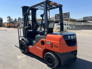 تاجير رافعات شوكيه فوركلفت للايجار