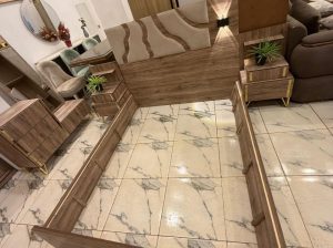 لغرفه الدرسنج 💯 
خشب كونتر hpl
دولاب مقاس 25